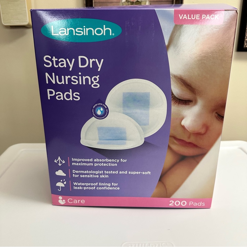 Lansinoh Stay Dry Disposable Nursing Pads - 200 count box